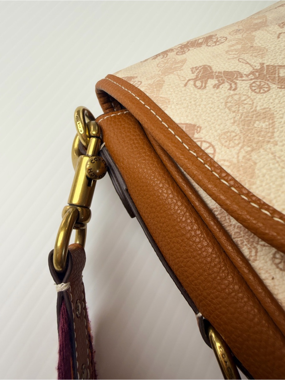 Coach field messenger cross body bag coated canvas white/brown - Picture 5 of 15